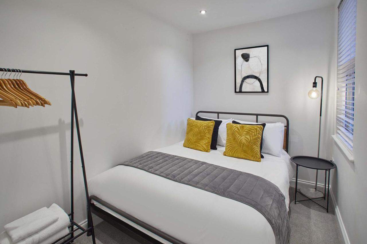 Apartment Host & - One, Hudsons Yard House Whitby