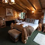 The Stag Lodge At Cross Butts Farm
