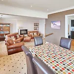 Host & Stay - Sea View 44