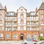 Host & Stay - Sea View 44