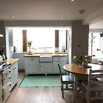 Annie\'S Cottage , Whitby . Beautiful Sea Views