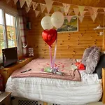 Keepers Shepherd Hut With Hot Tub