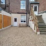 West Cliff Townhouse With Parking