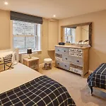 Columbo Cottage