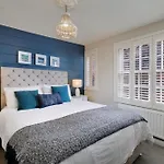 Finest Retreats - The Gulls Nest