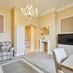 Host & Stay - 3 Metropole Towers