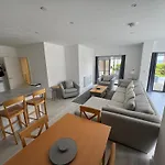 10 Argyle Court