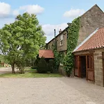 Crossbutts Farmhouse