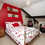 Launceston Villa