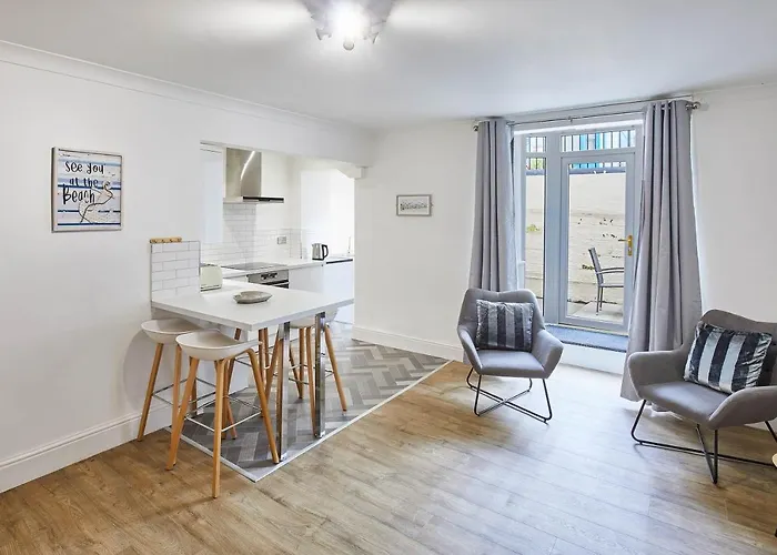 Apartment 1 - Khyber Lodge Apartments