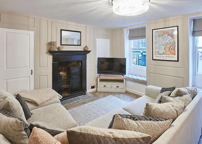 Whitby Boutique - Market Quarters