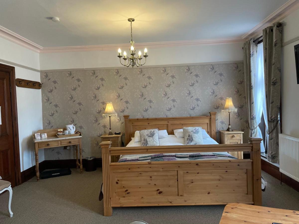 Overdale And Free Parking Guest house Whitby