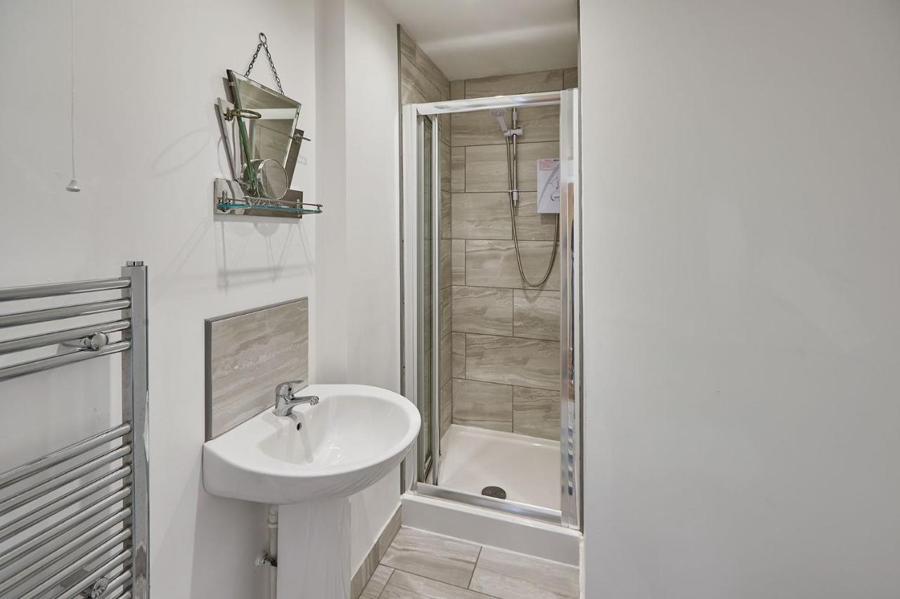 Host & - Abbey Court Apartment