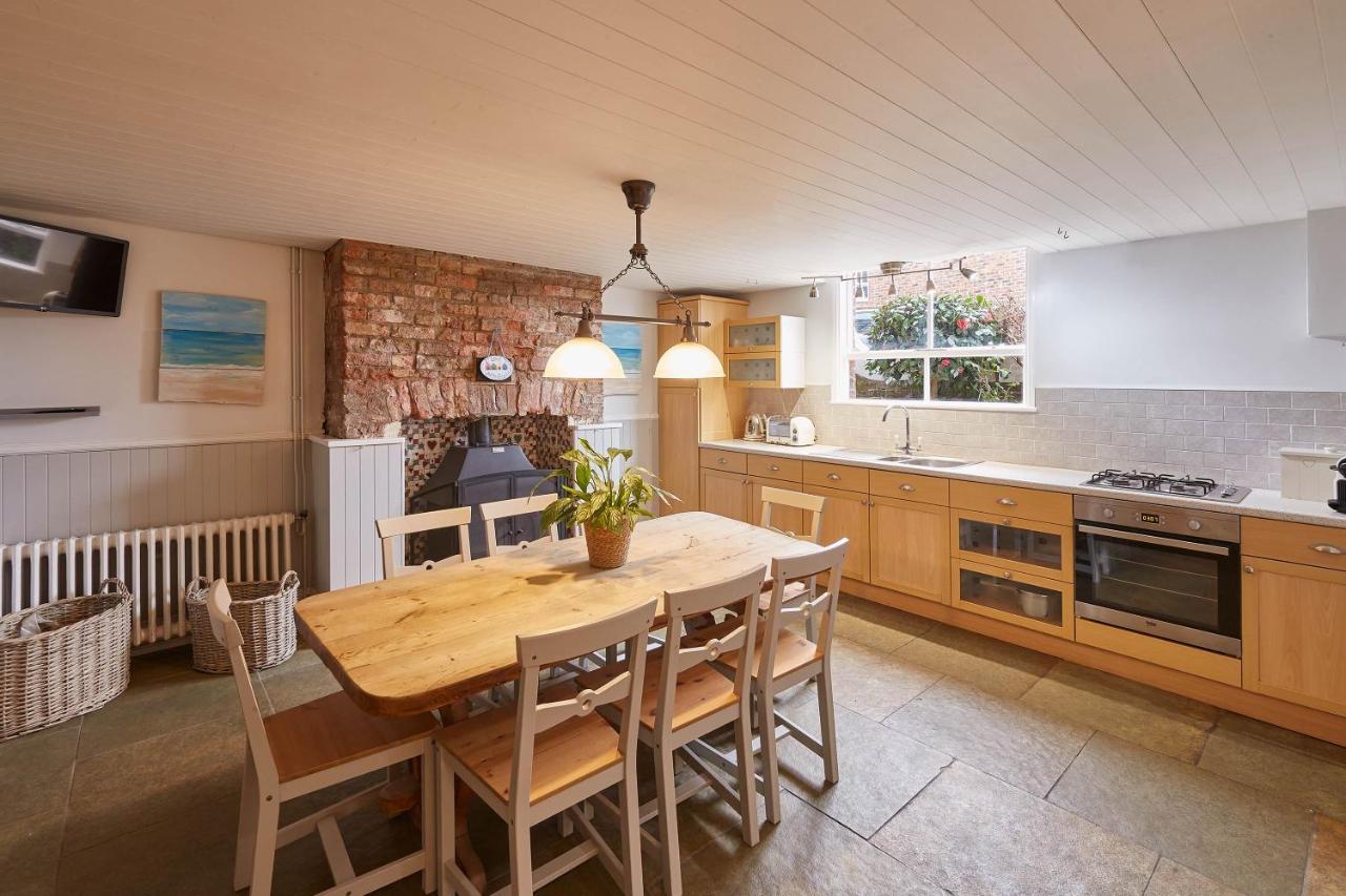 Host & - Austen House Holiday home