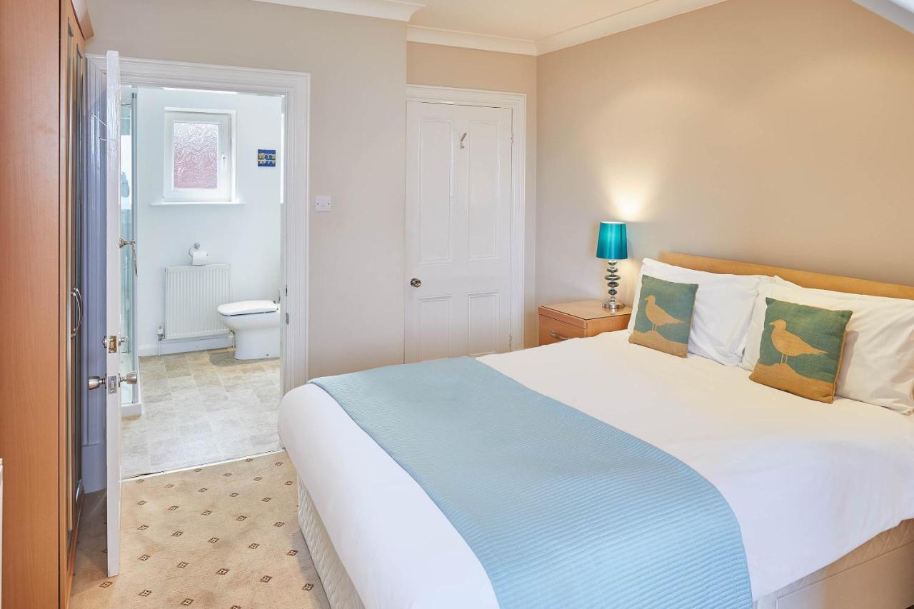 Host & - Sea View 44