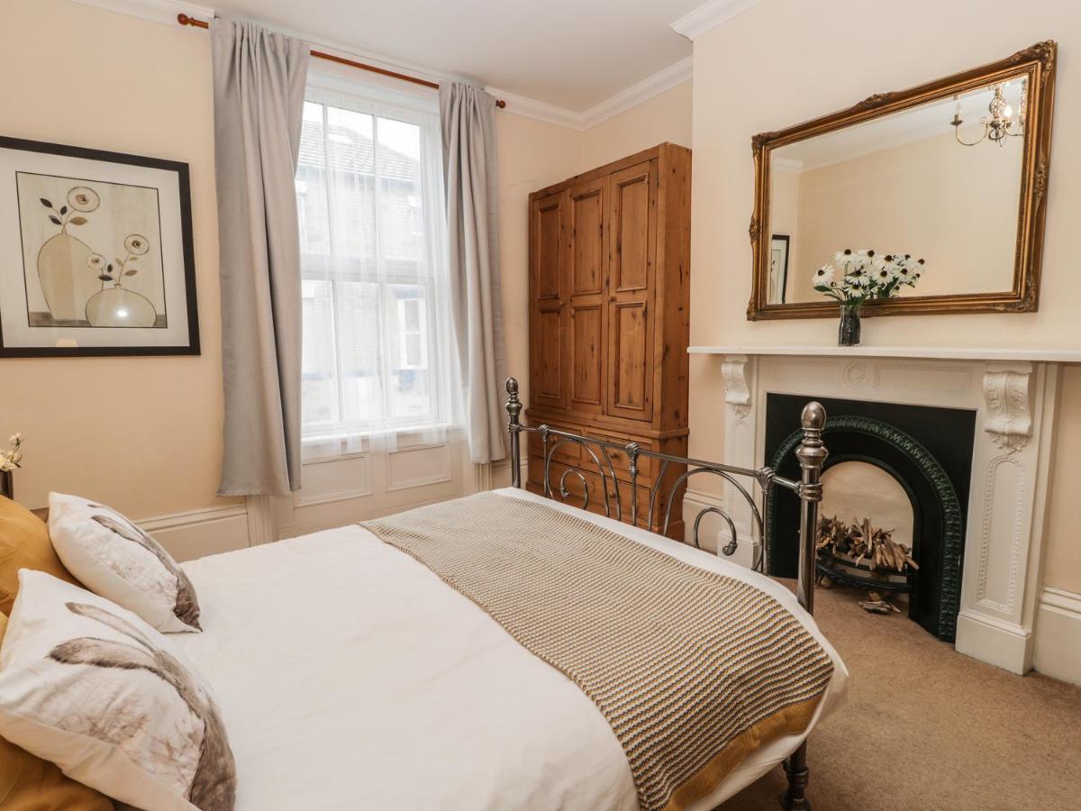 Flat 4 *