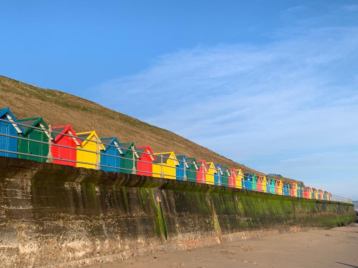 Elysium Holiday Lets - Elysium Suite, Stunning By The Beach Apartment Whitby