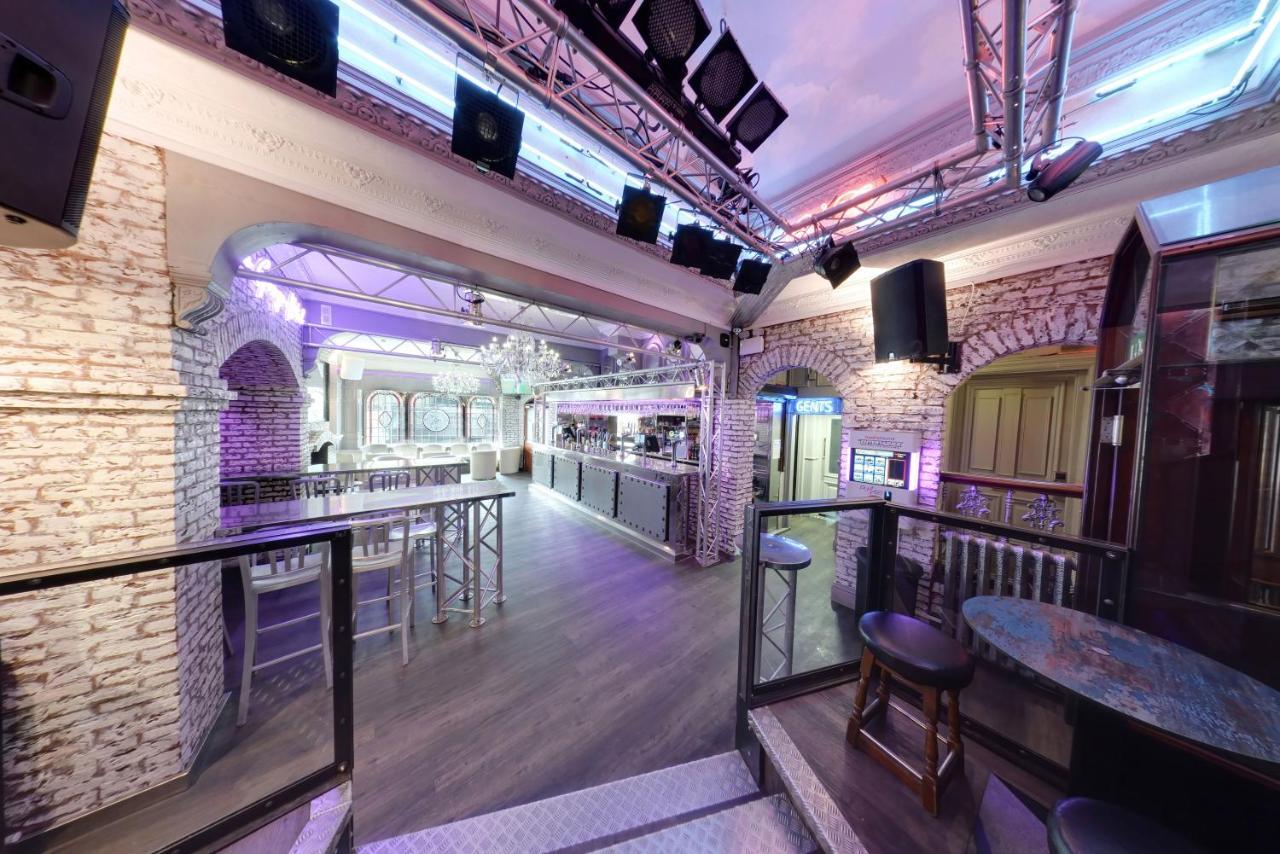 The George Hotel