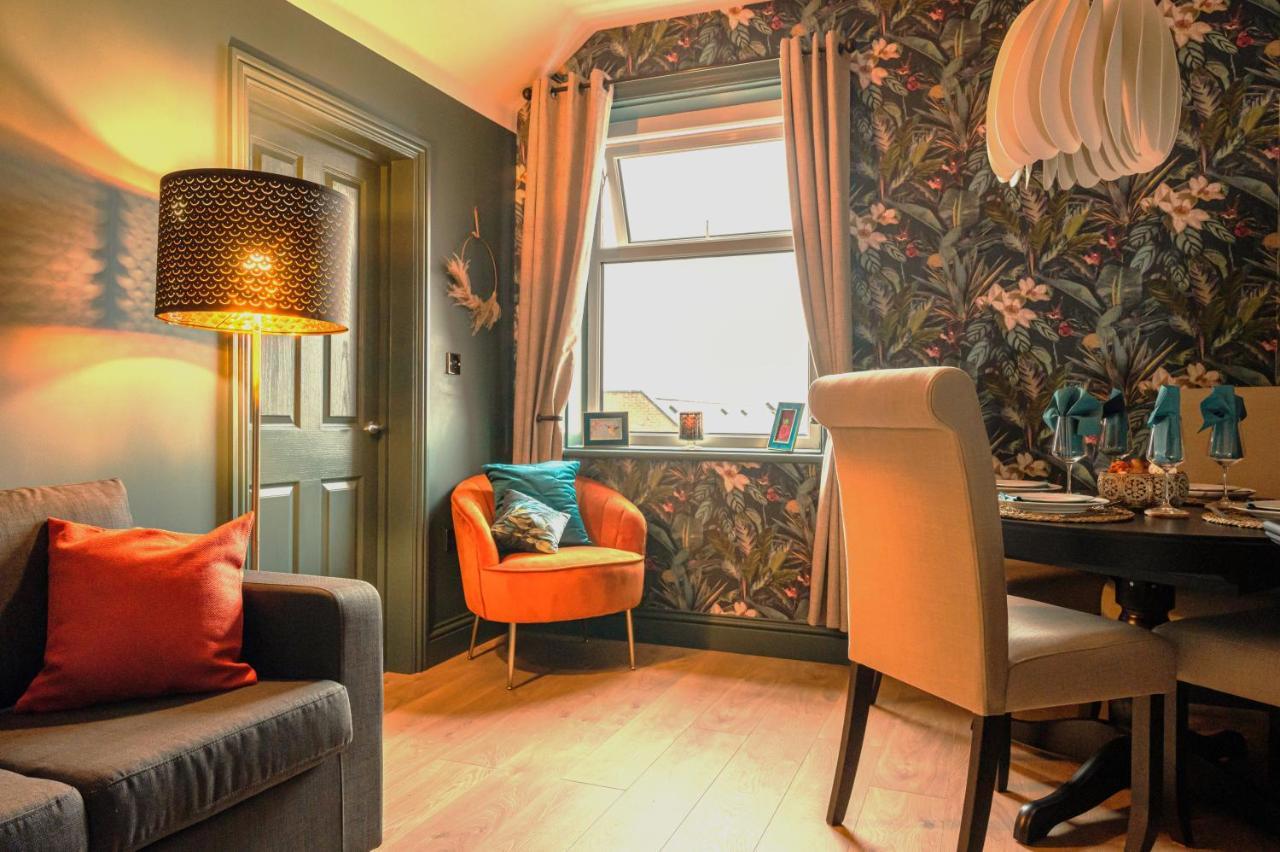 Elysium Holiday Lets - Elysium Suite, Stunning By The Beach Apartment