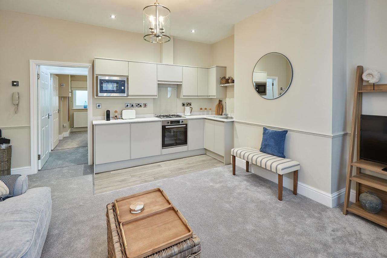 Host & - Normanby Terrace Apartment Whitby