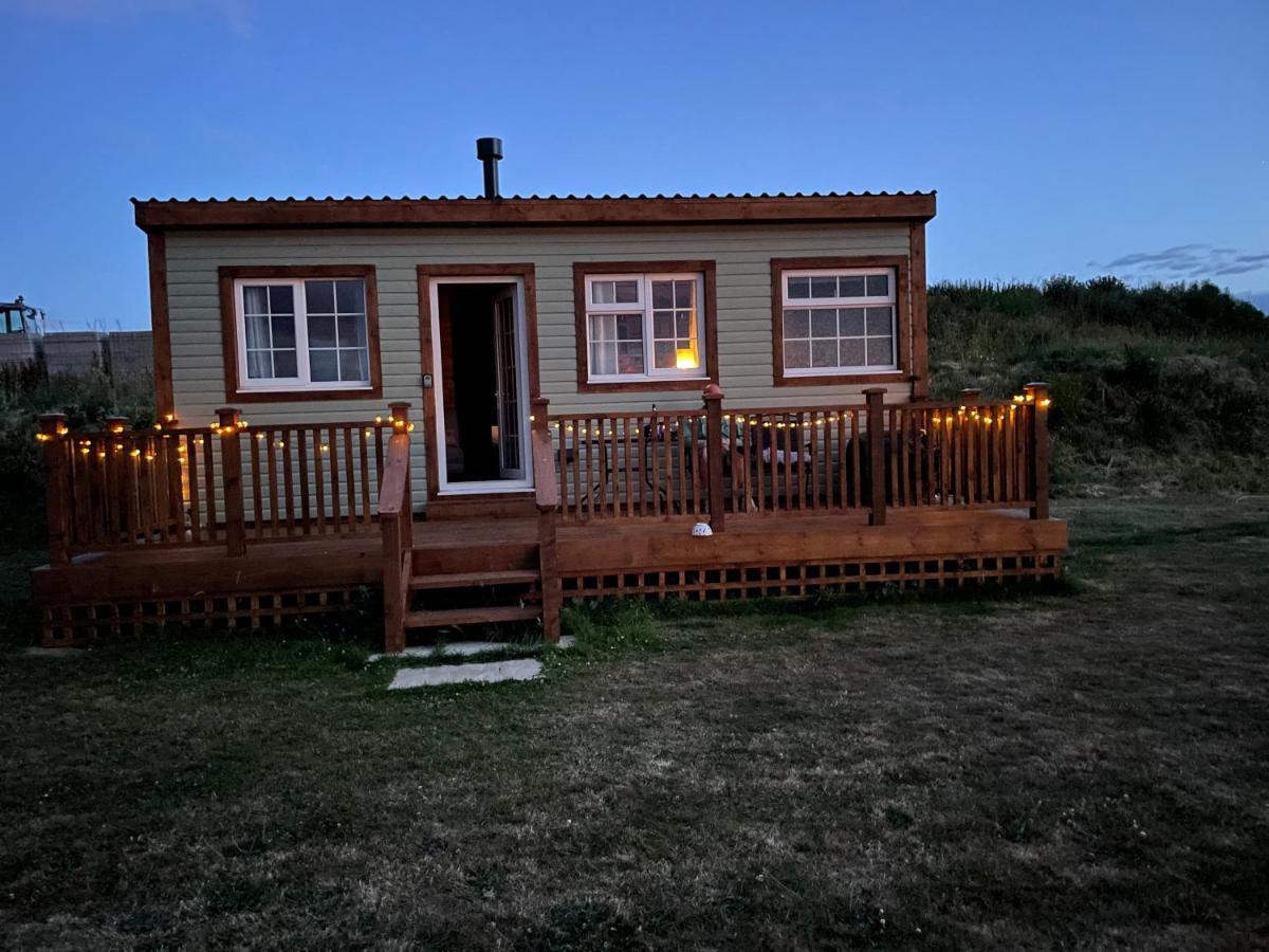 Chalet Keepers Shepherd Hut With Hot Tub