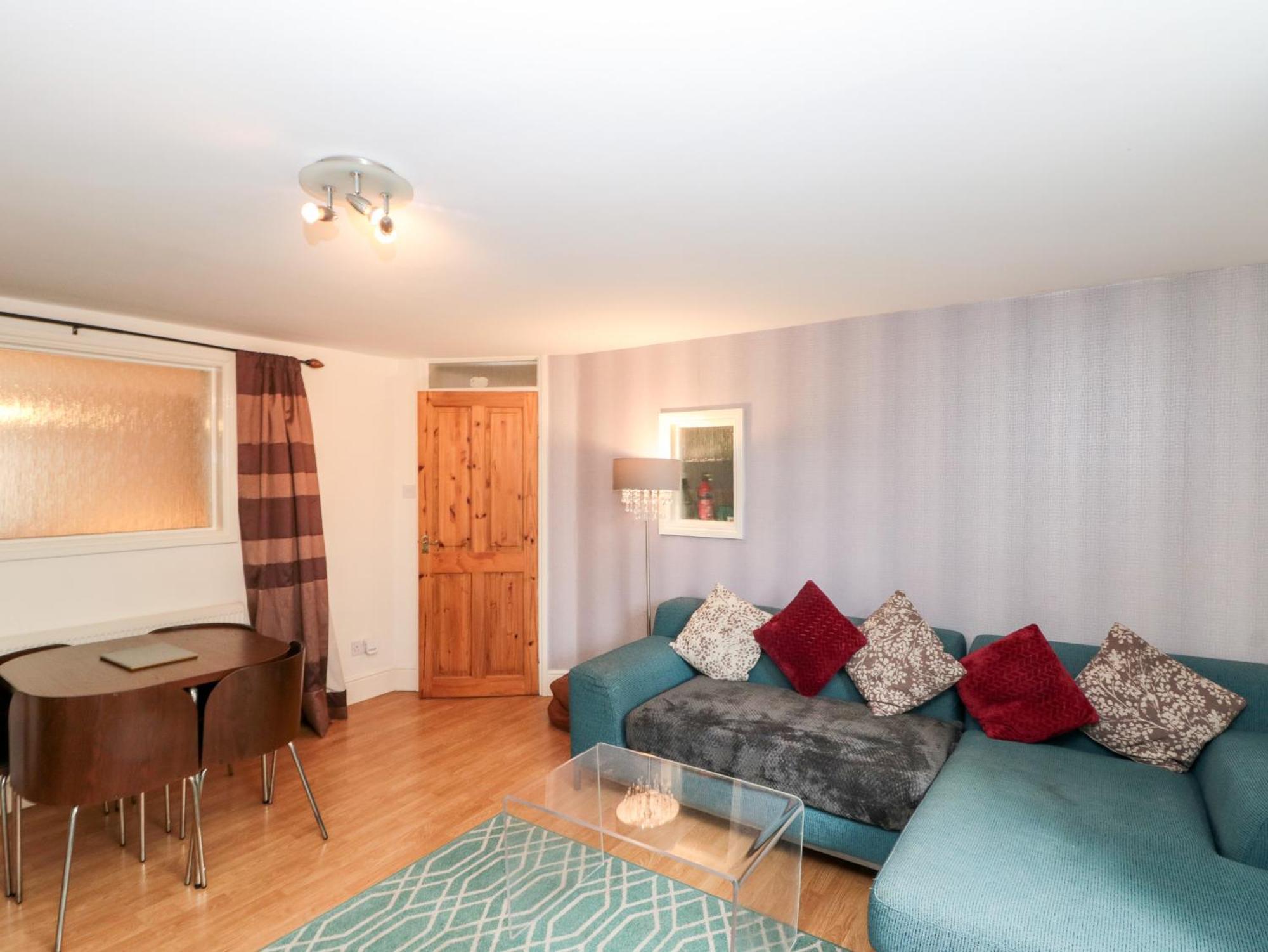 Apartment 8a Wellington Terrace