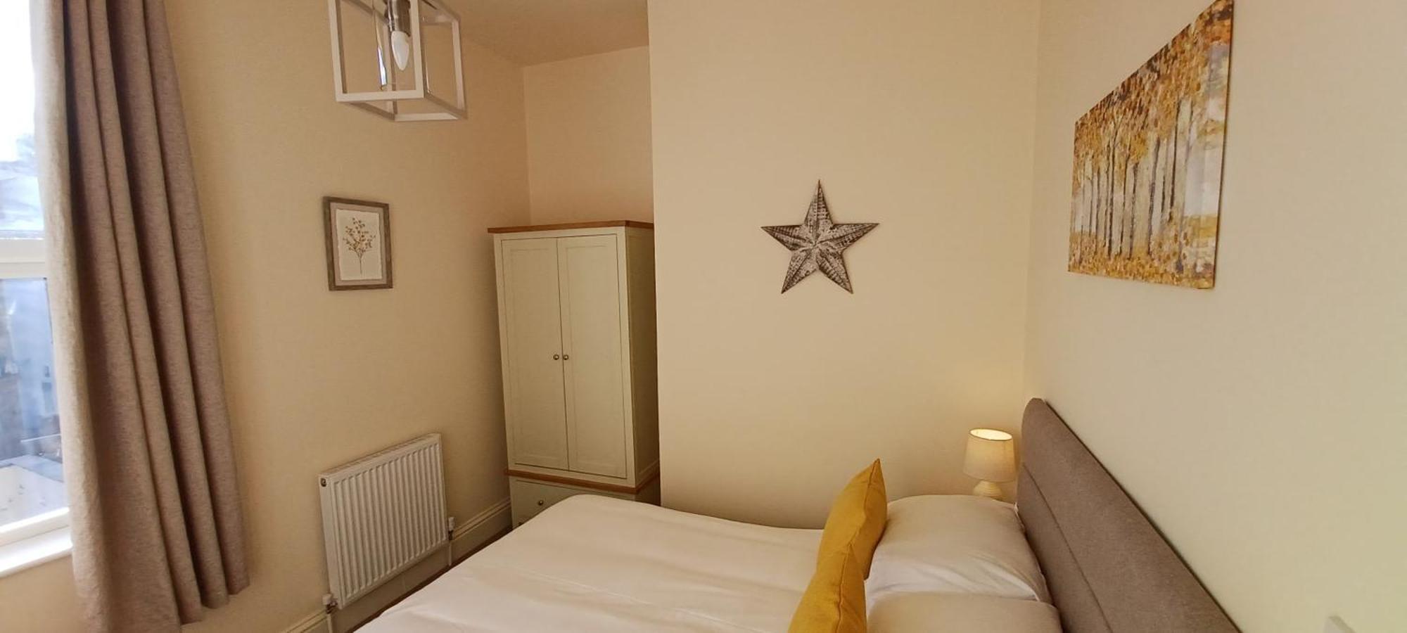 West Cliff Townhouse With Parking