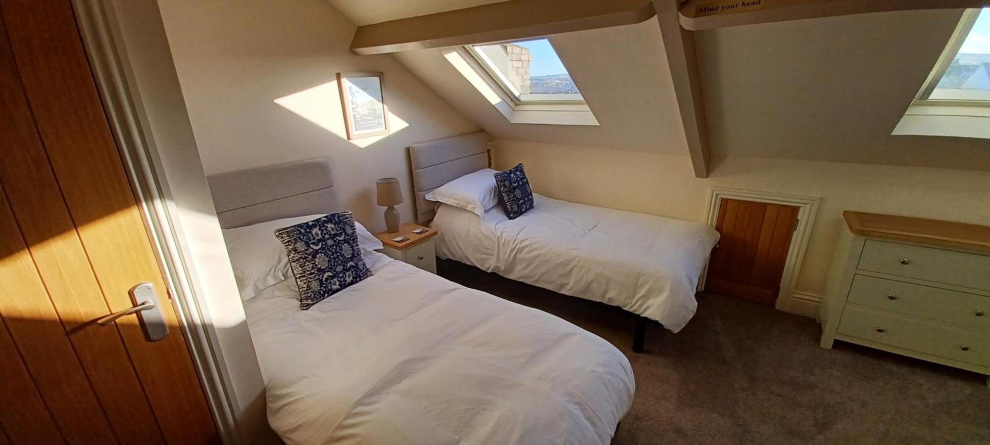 West Cliff Townhouse With Parking