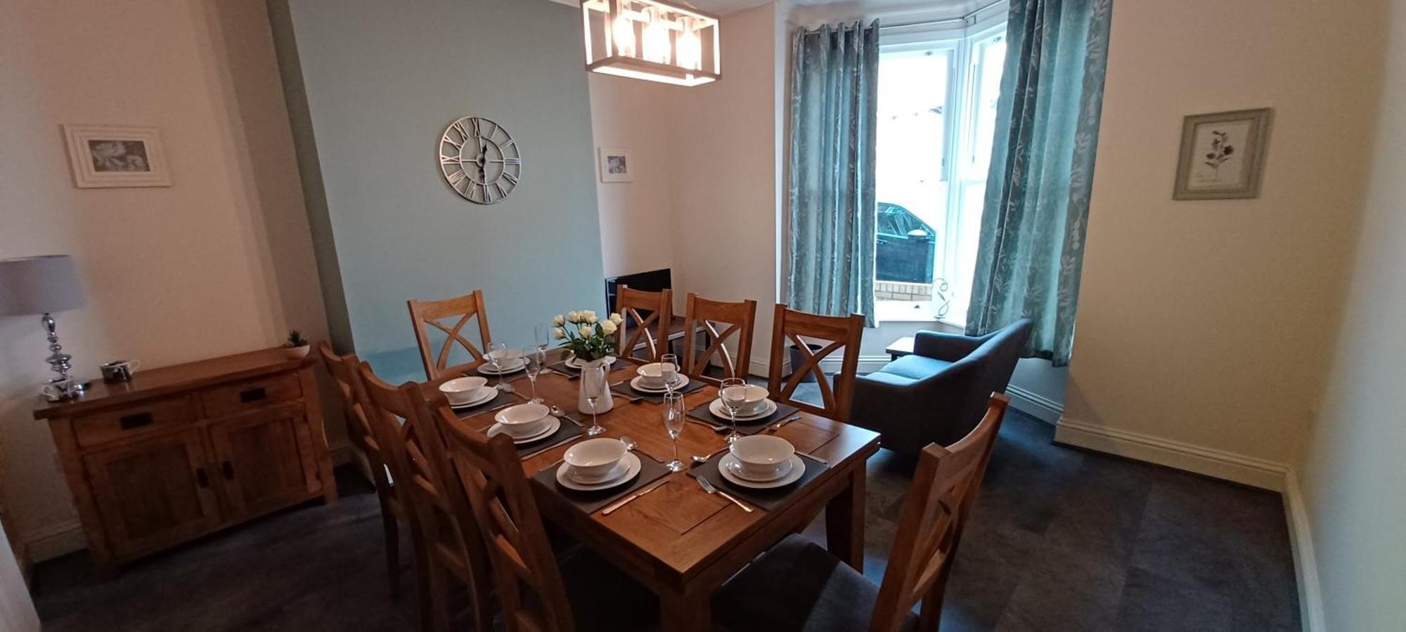 West Cliff Townhouse With Parking