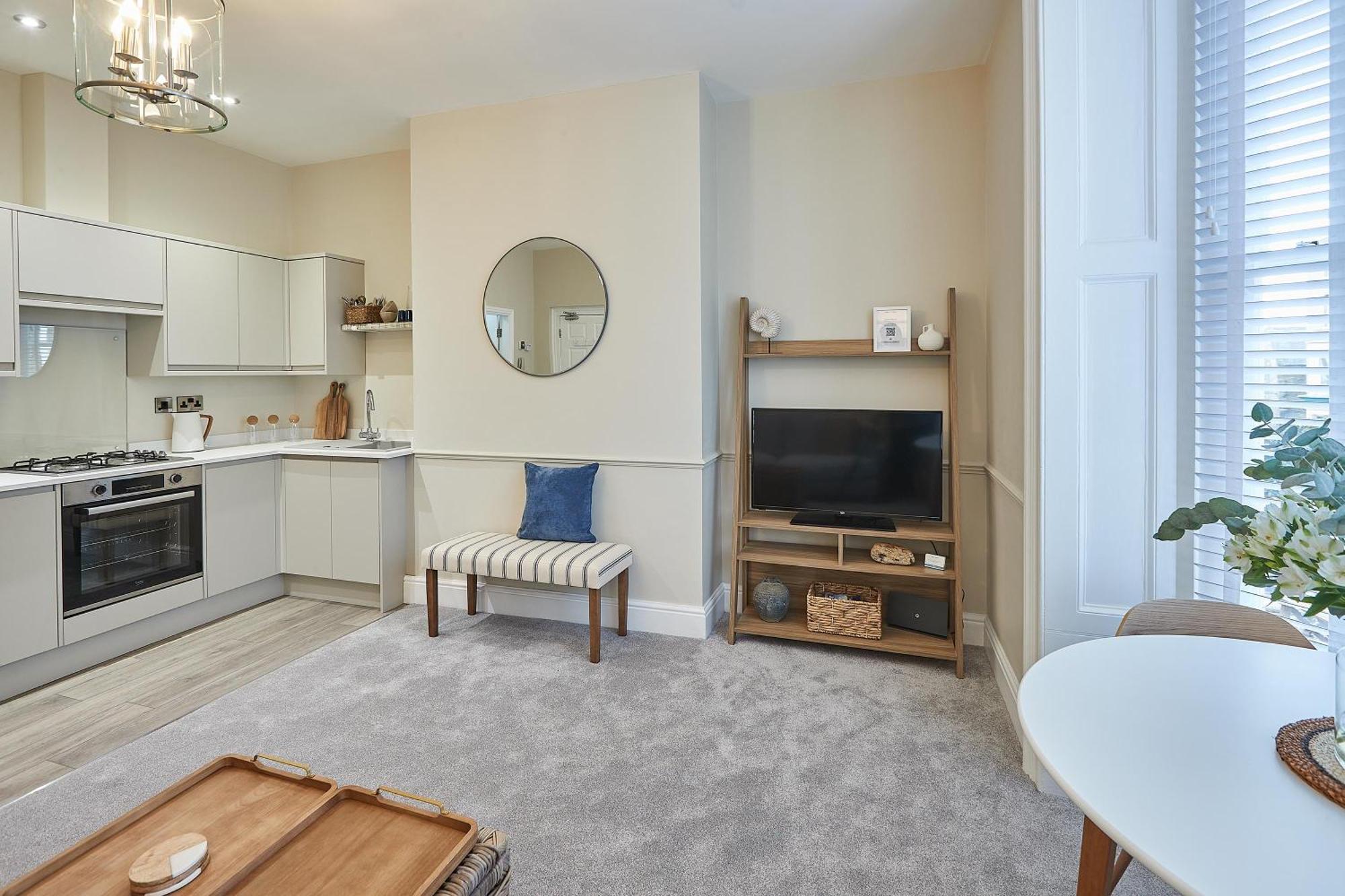Host & - Normanby Terrace Apartment Whitby