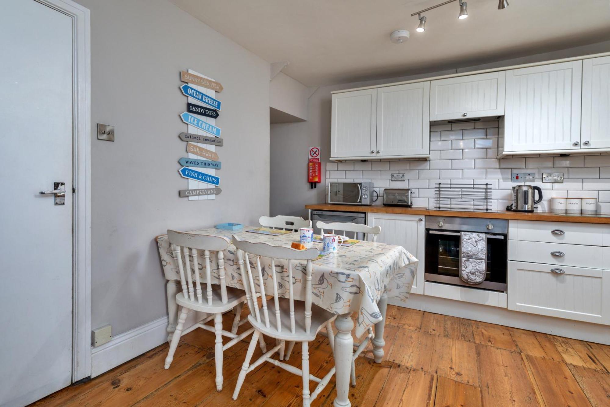 Finest Retreats - The Gulls Nest * Whitby