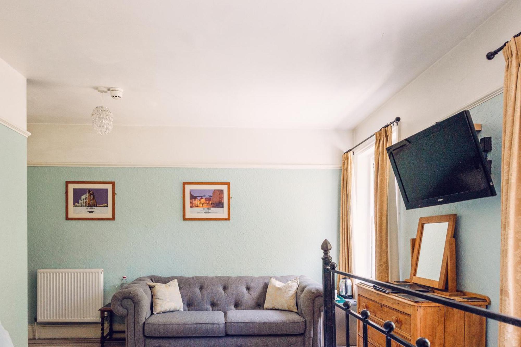 Broomfield House Guest house