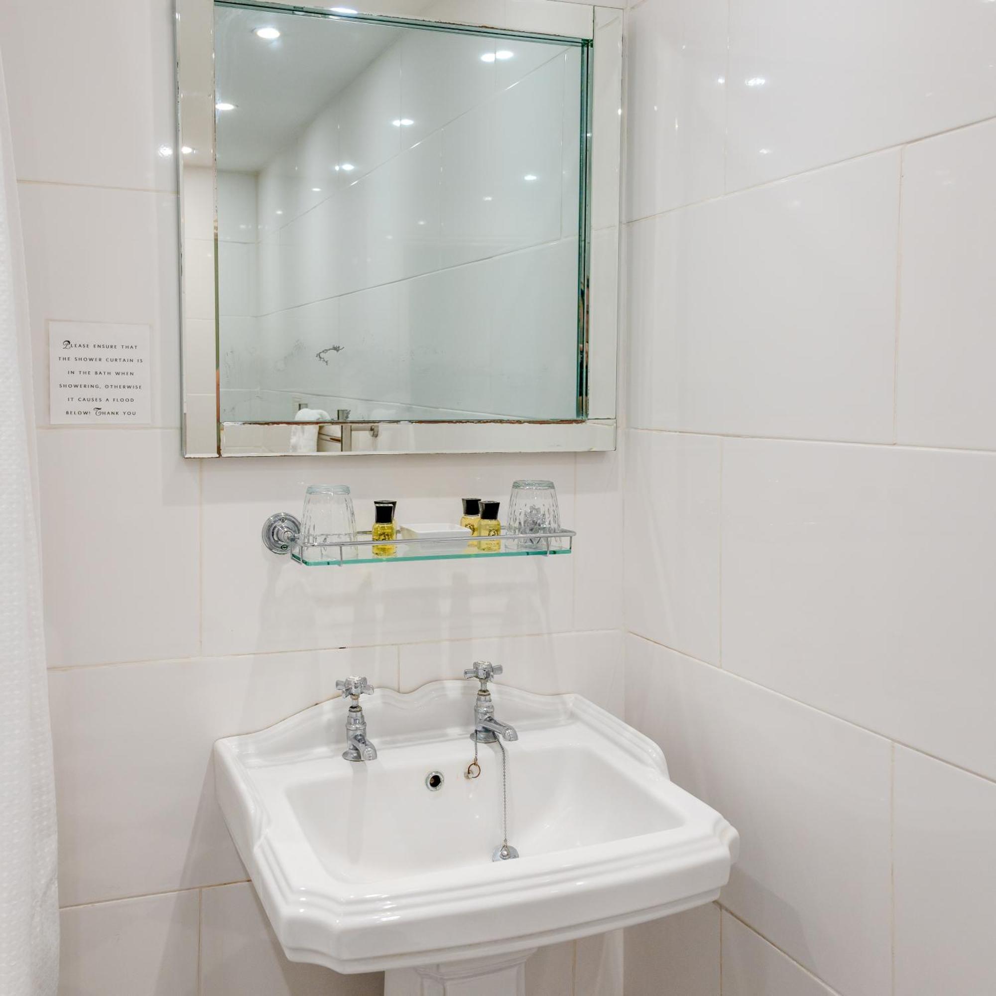 Guest house Broomfield House 3*