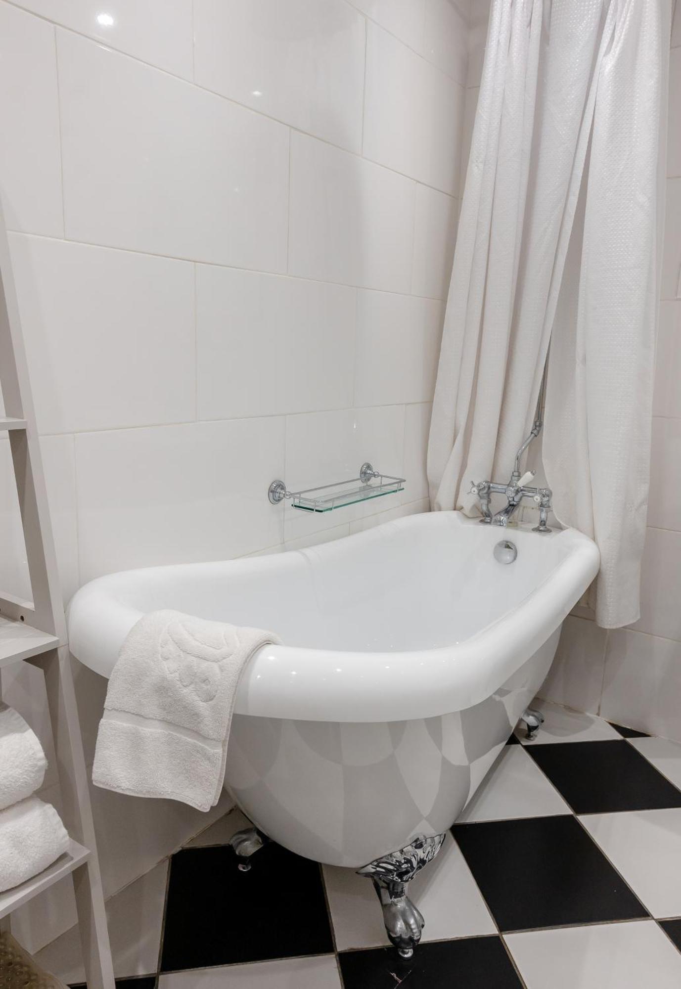 Broomfield House 3*