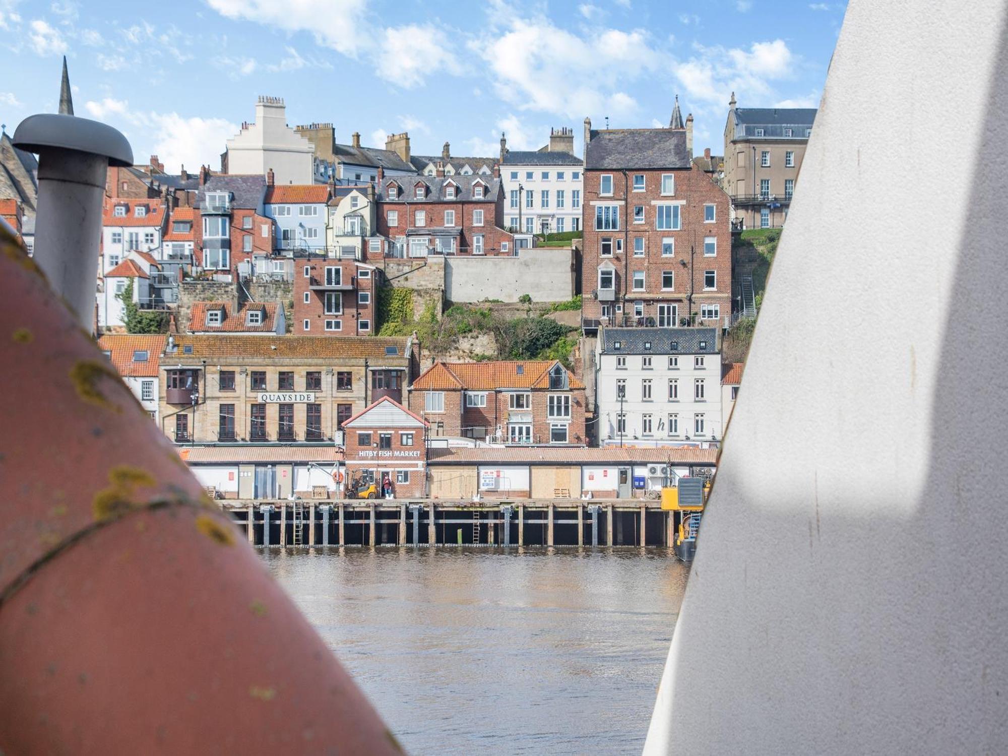 Withnails Hideaway - Uk43429 Whitby