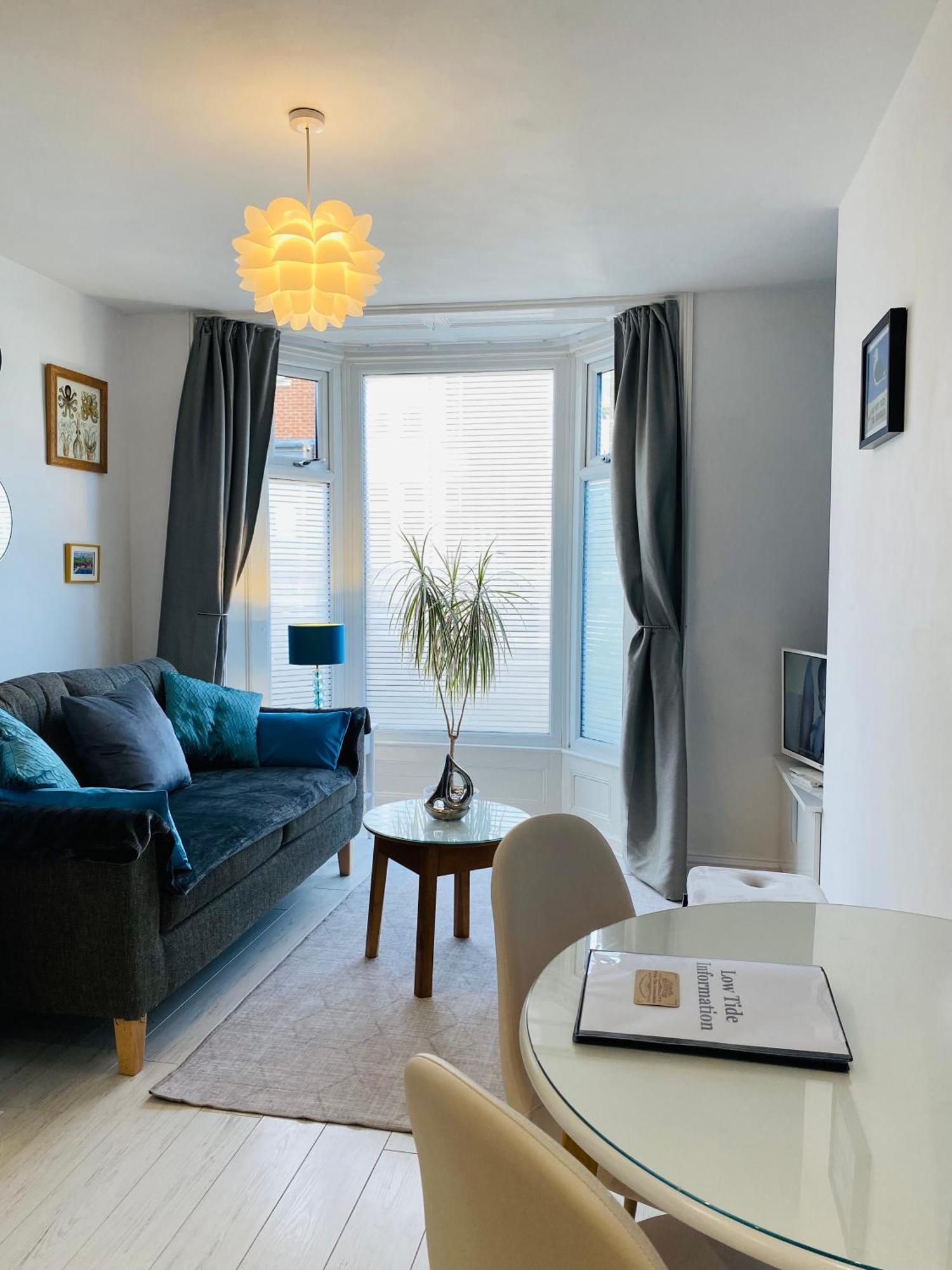 Tide Apartment *