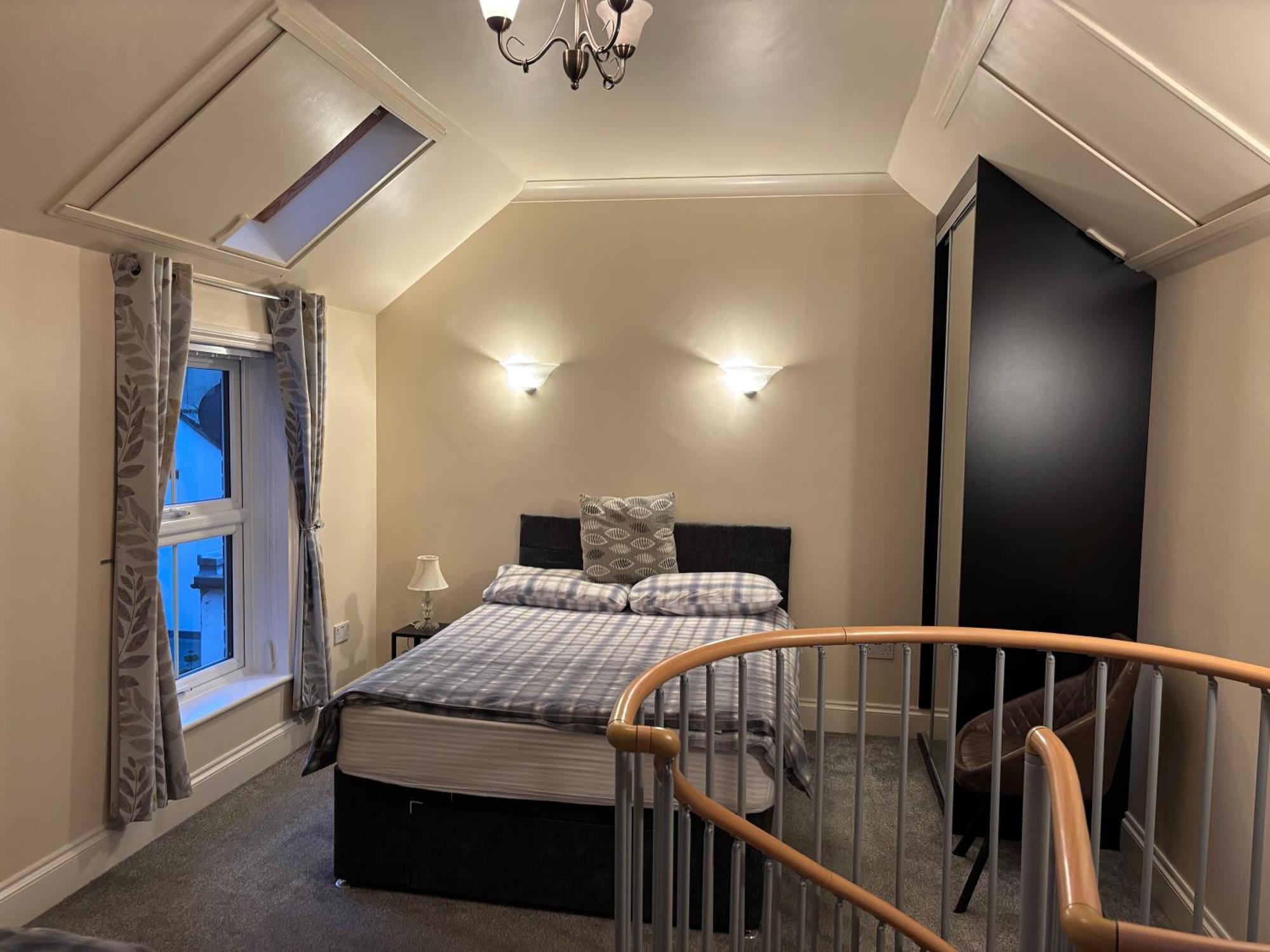 The Lansbury - 3*