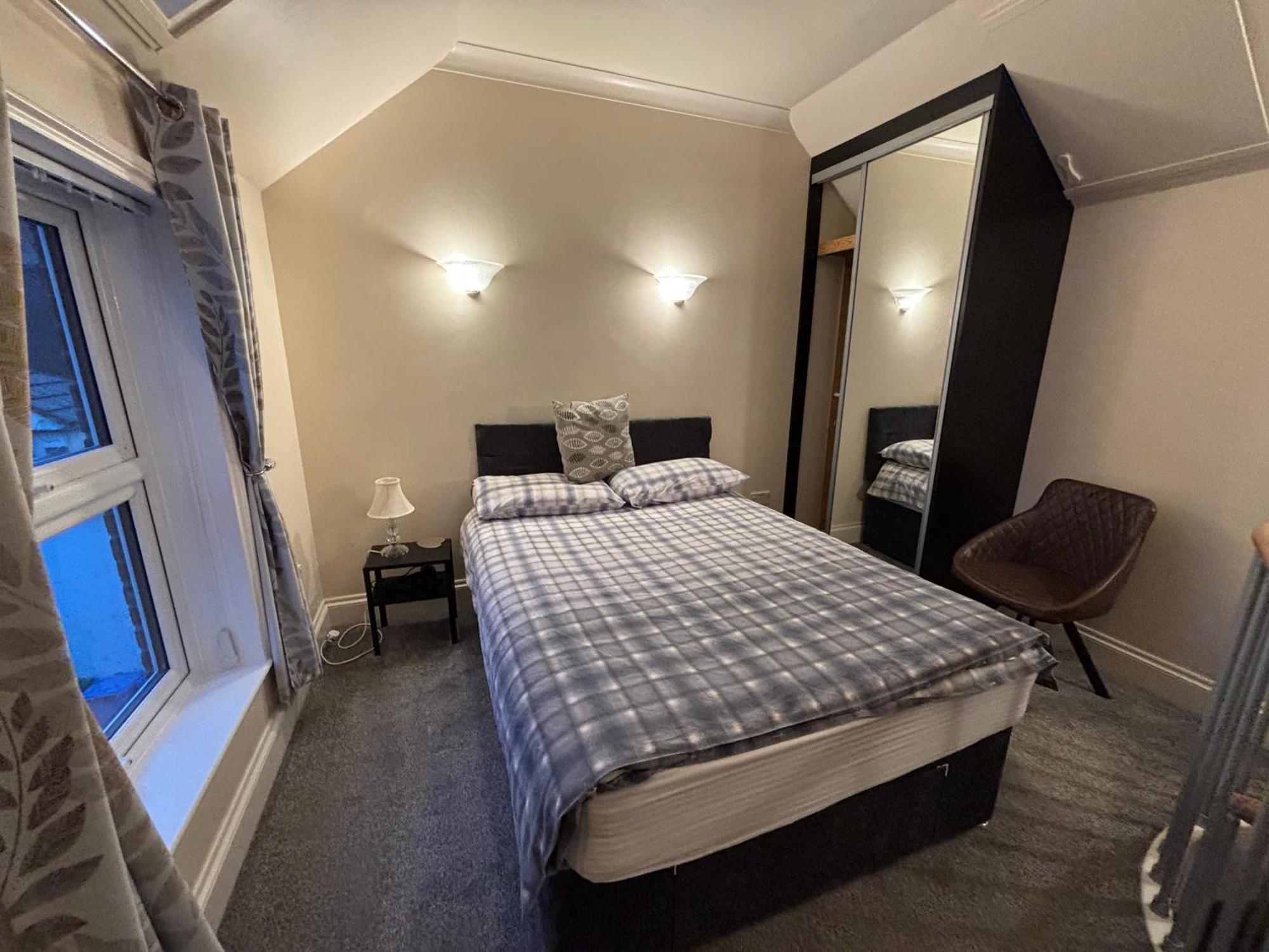 The Lansbury - 3*
