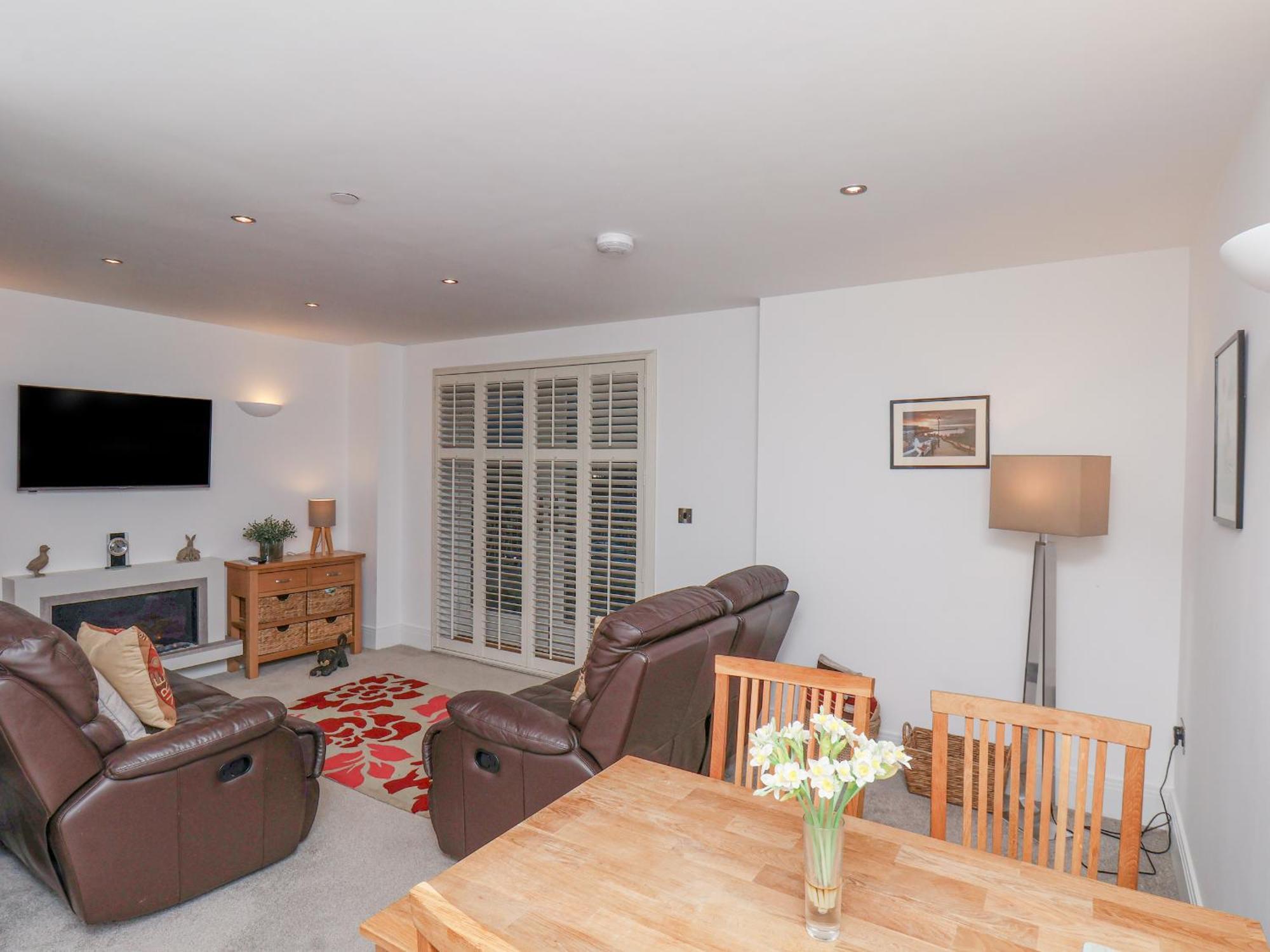 Above & Beyond Apartment *