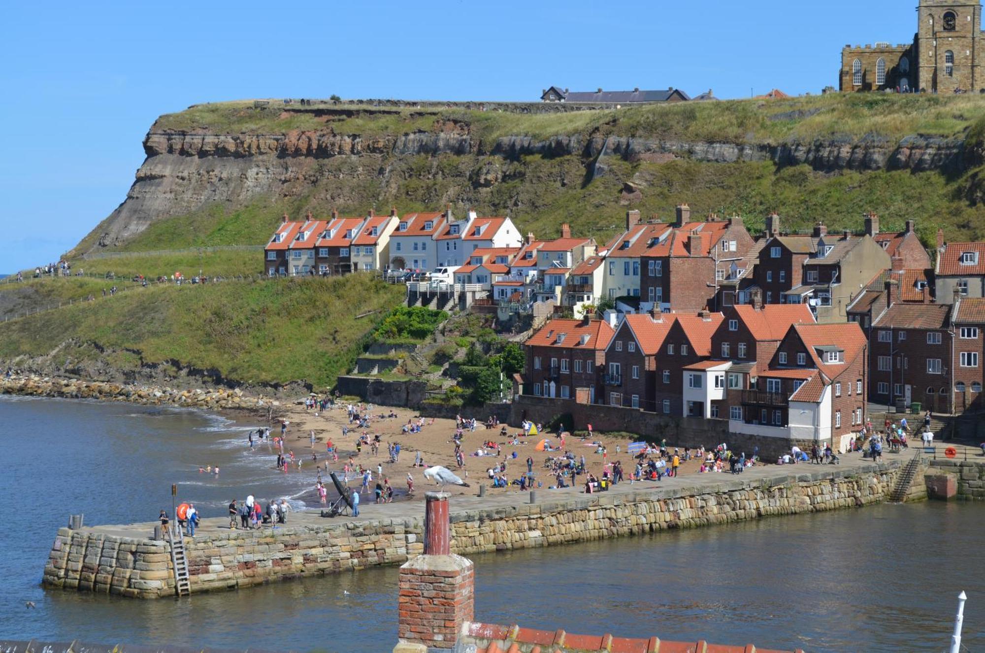 Seaview Large Flat Ideal For Two Families Apartment Whitby