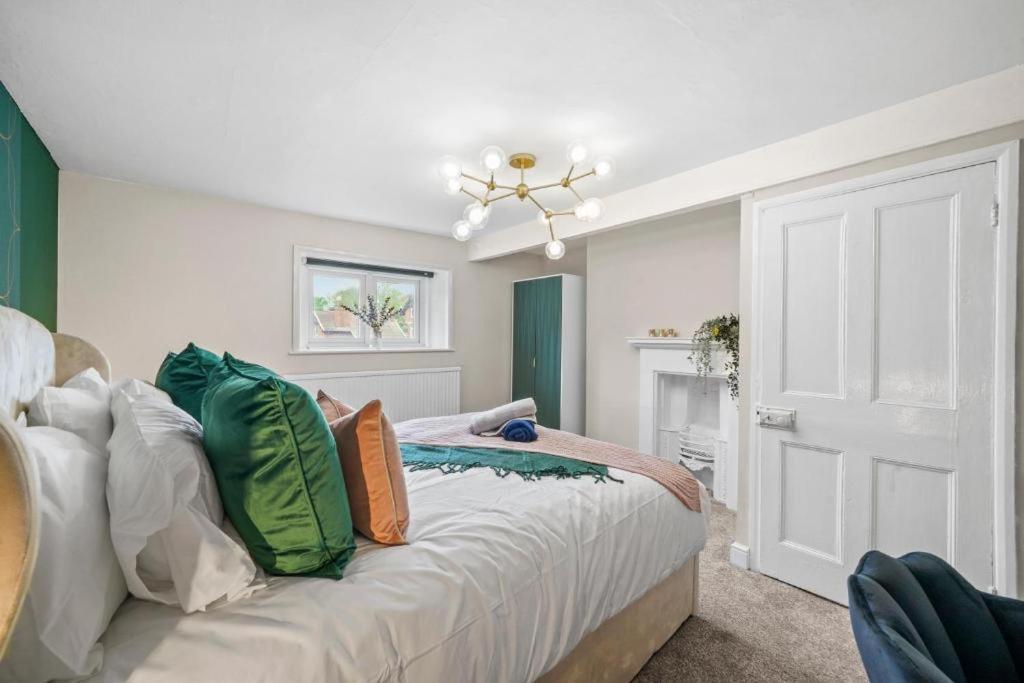 Deluxe 5 Bed In - Parking - Hot Tub * Whitby
