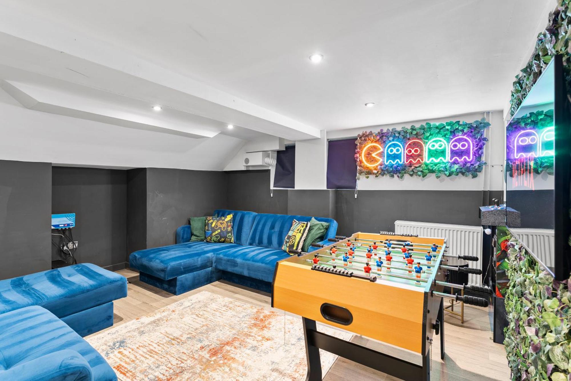 Deluxe 5 Bed In - Parking - Hot Tub Whitby