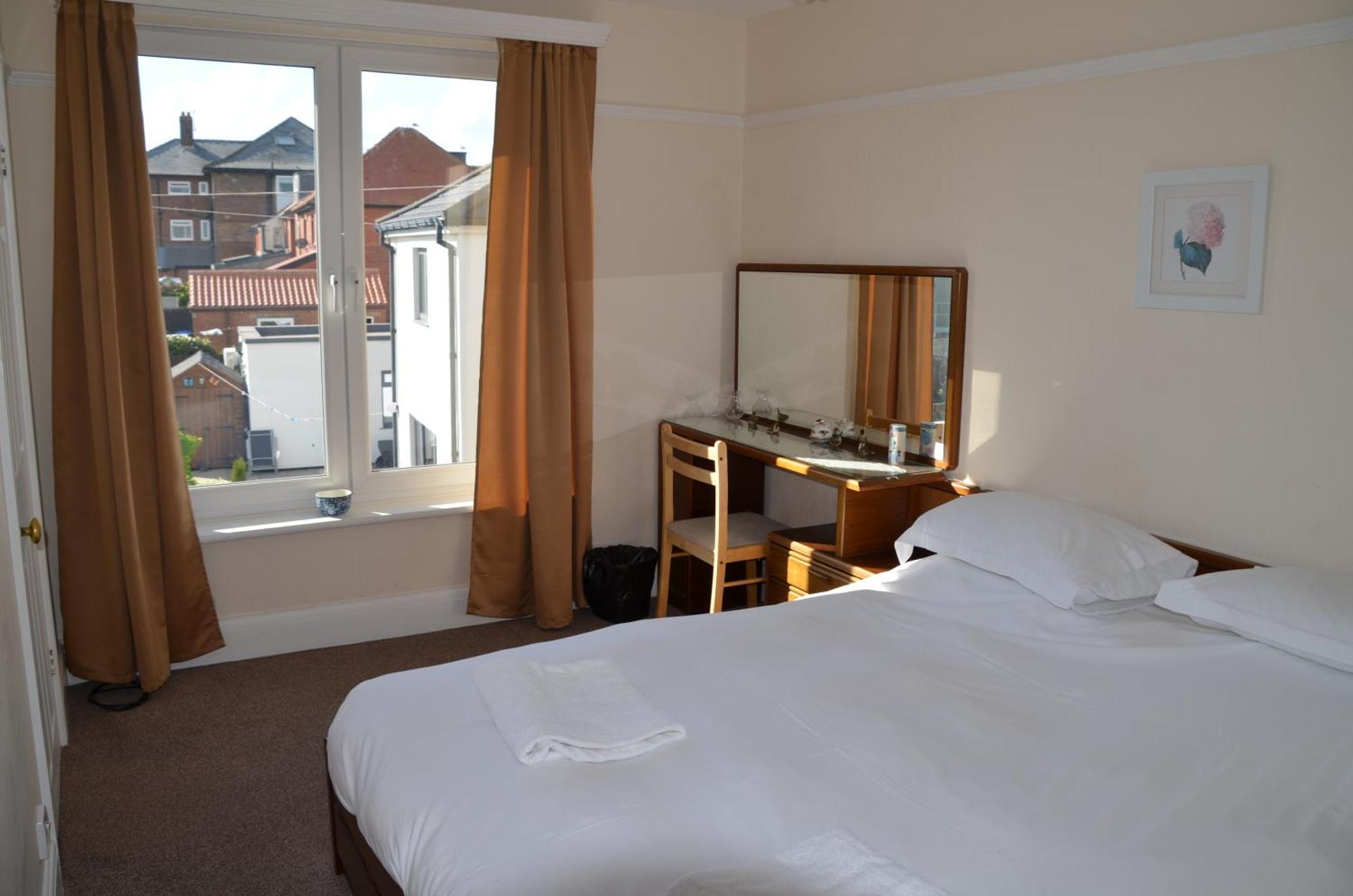Seaview Large Flat Ideal For Two Families Apartment