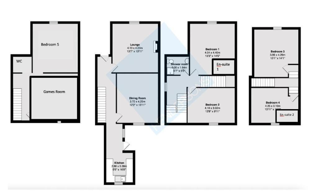 Holiday home New! - Beautiful 5 Bed In - Hot-tub - Parking *
