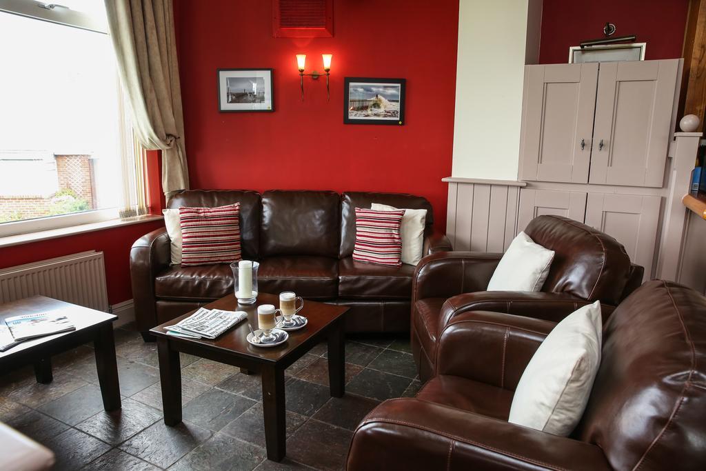 The White House Inn - Whitby 4* Whitby