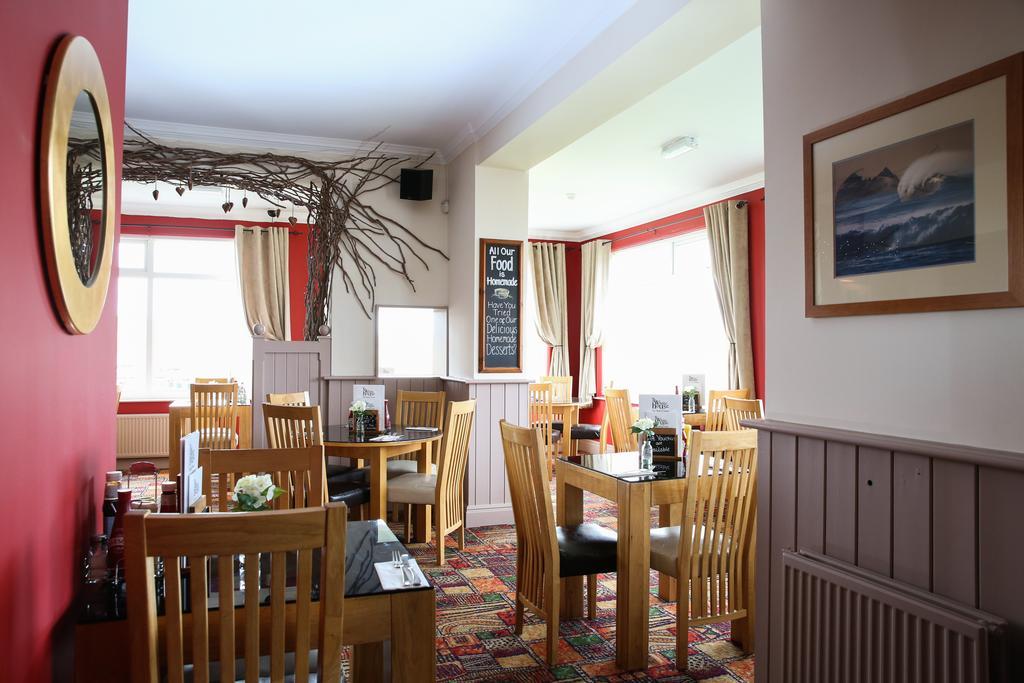 The White House Inn - Whitby Inn