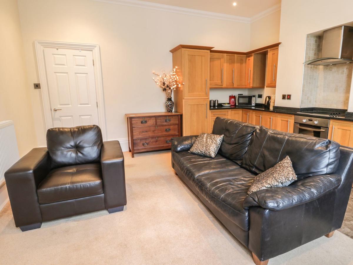 Apartment Flat 4 *