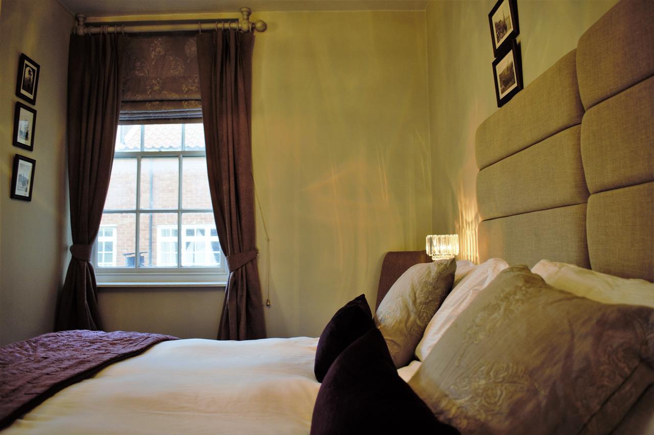 White Horse & Griffin Hotel