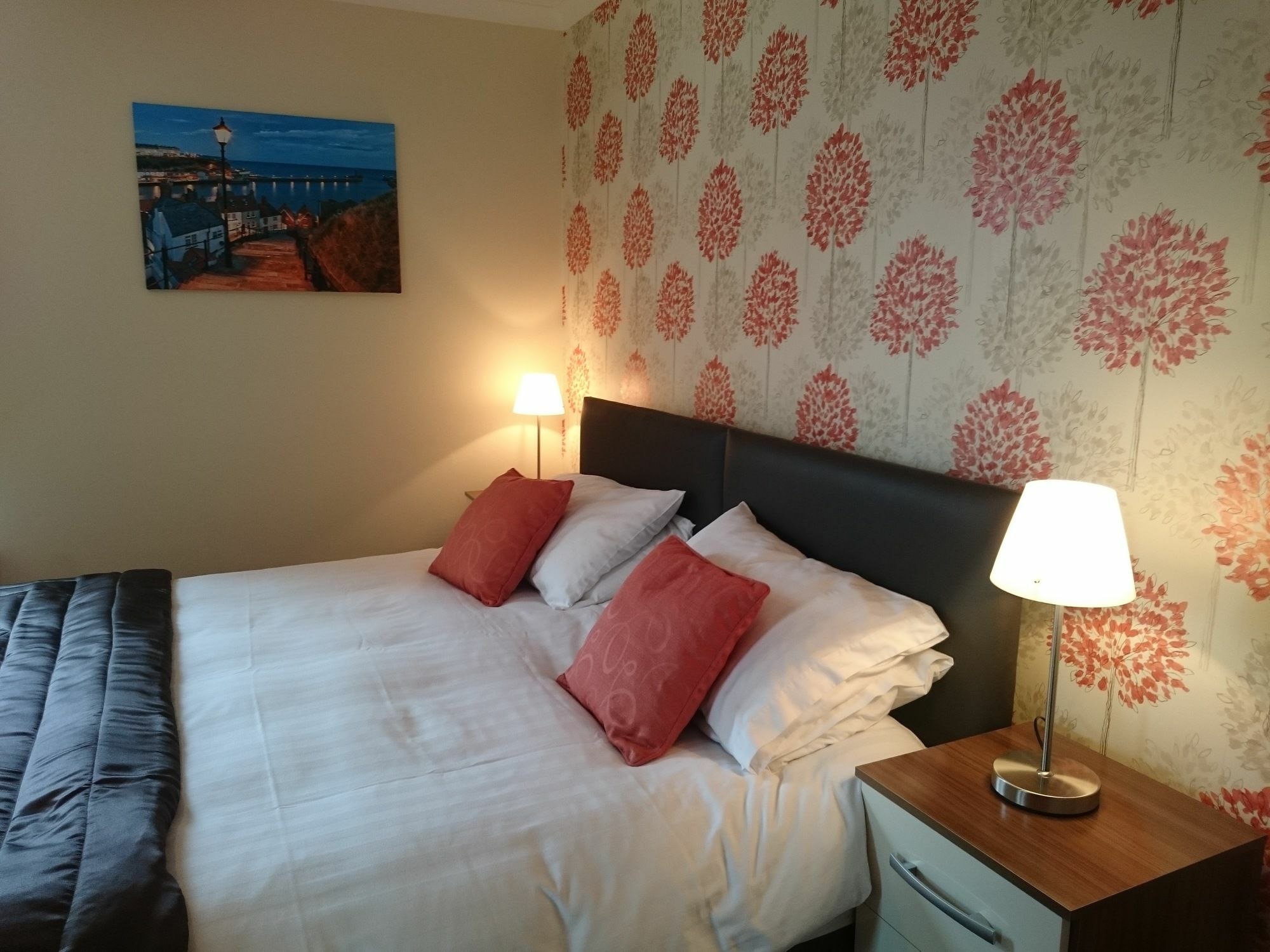 The Lansbury - 3*