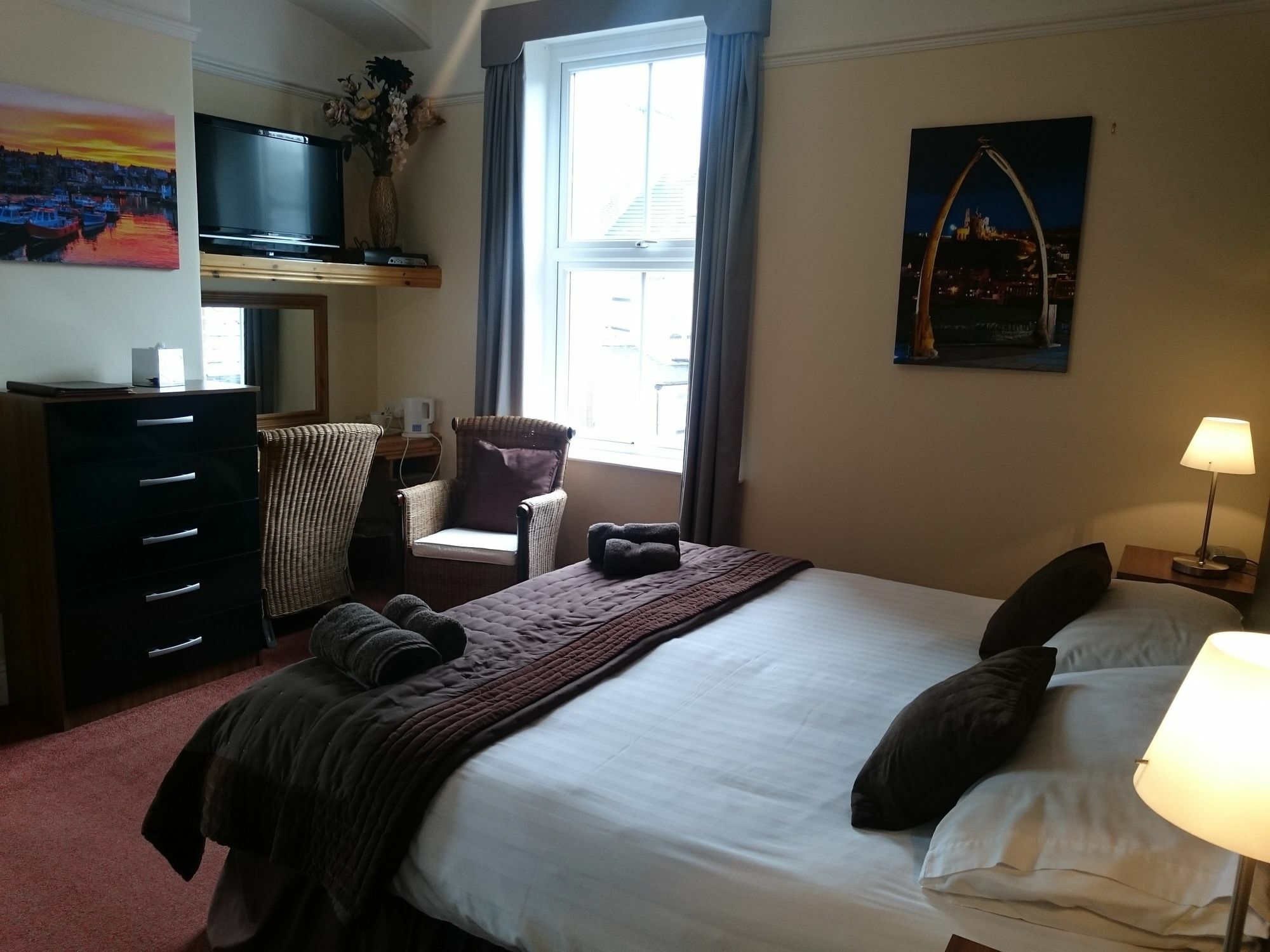 The Lansbury - 3*
